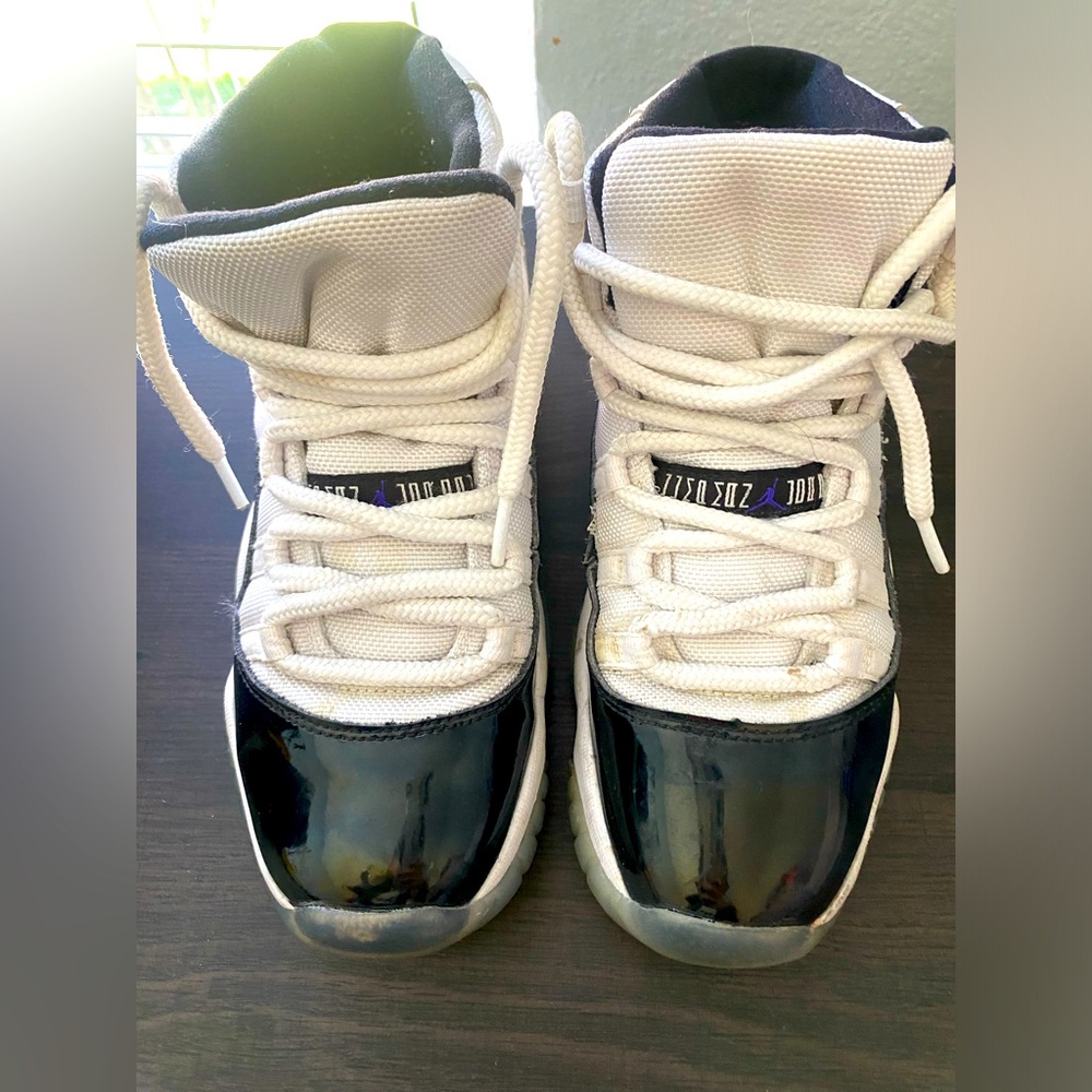Air Jordan’s 11 retro “concord” SIZE 6Y
